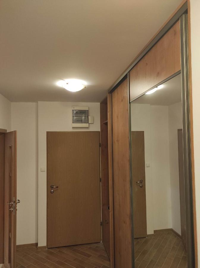 Nice Room With 2 Shared Bathrooms ,Wc , 2Km To Old Town -100M From Metro Szwedzka Варшава Екстериор снимка