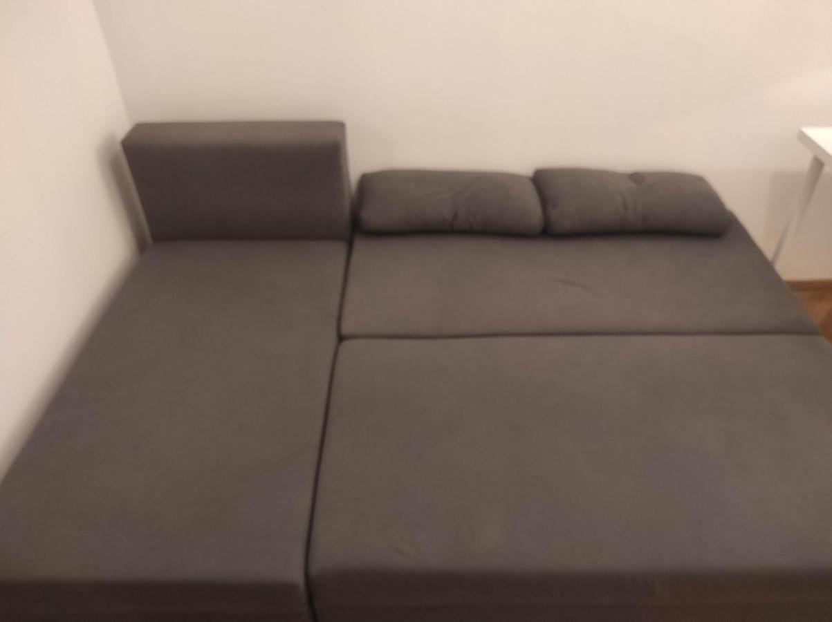 Nice Room With 2 Shared Bathrooms ,Wc , 2Km To Old Town -100M From Metro Szwedzka Варшава Екстериор снимка
