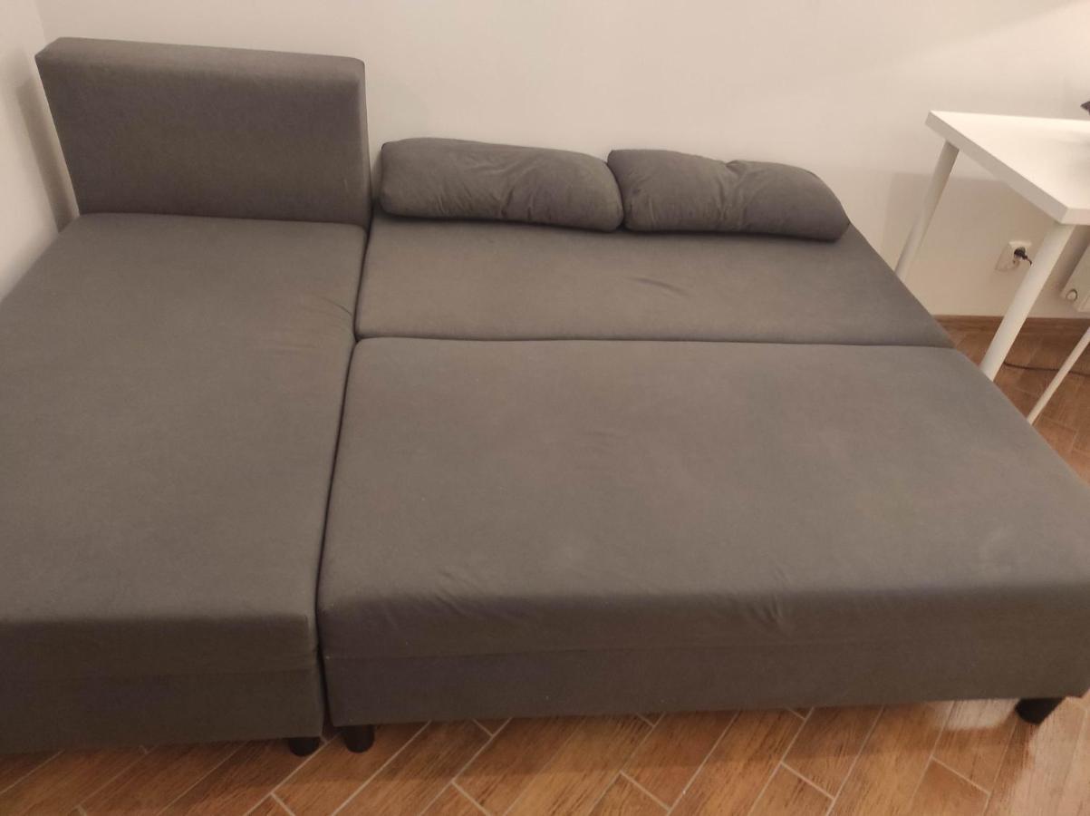Nice Room With 2 Shared Bathrooms ,Wc , 2Km To Old Town -100M From Metro Szwedzka Варшава Екстериор снимка